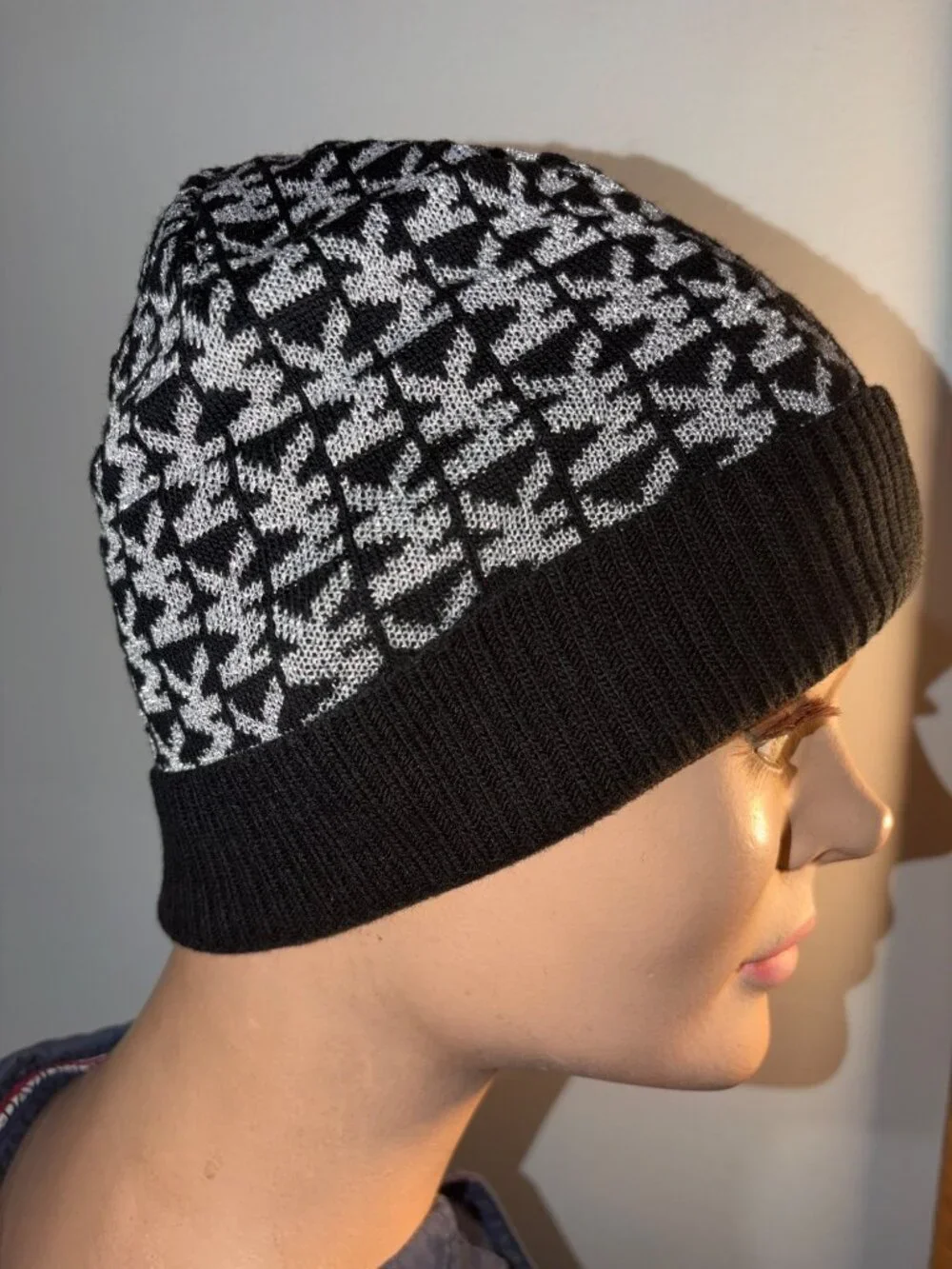 MK Knit Beanie Metallic Gold & White Ribbed Cuff Black & Silver Or White & Gold